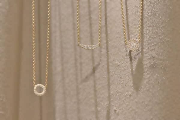 Minimalism Klassikko kaulakoruja