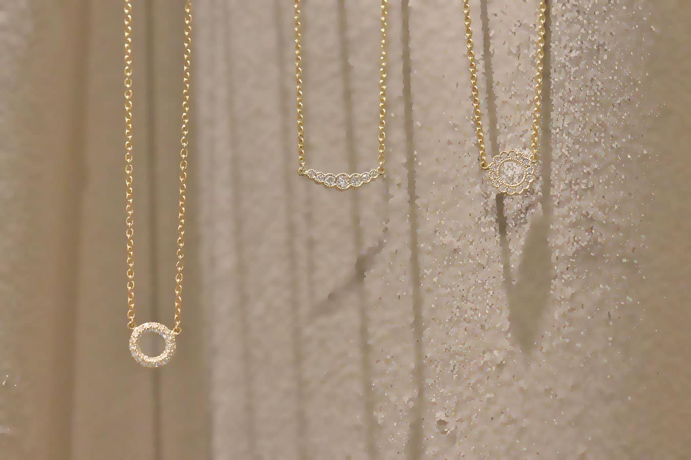 Minimalism Klassikko kaulakoruja